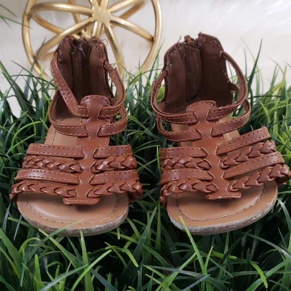 Garanimals Kids Size 5 Tan gladiator sandals